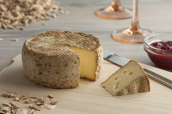 Comment choisir une machine à fumée pour des aliments aux saveurs fumées intenses?